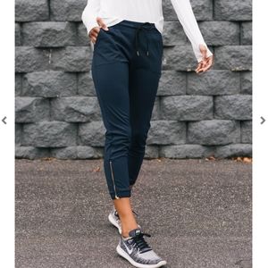 Zyia Navy Peak Zipper Joggers (Short) 24"